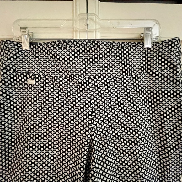 WOMENS, NWT, COMFORT CAPRIS, SIZE 12. - Picture 3 of 6